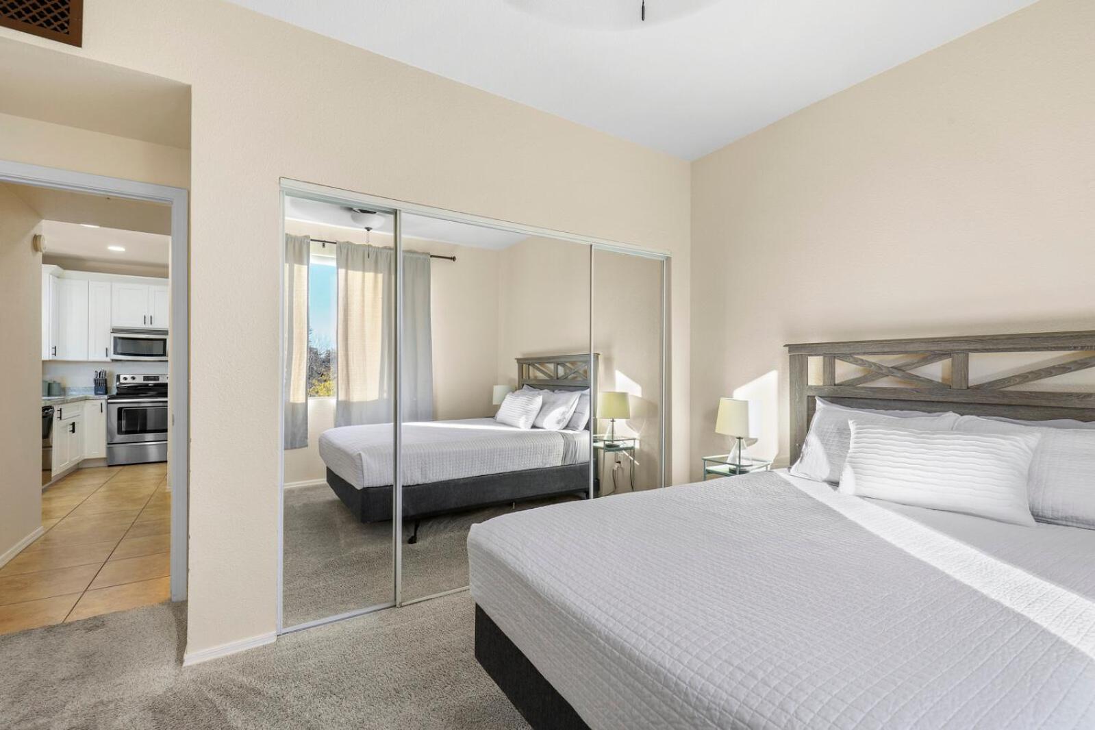 Red Rox Resort-style Pool & Hot Tub Apartment *