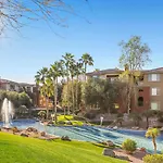 Red Rox Resort-Style Pool & Hot Tub